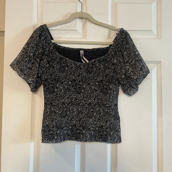 Anthropologie Tops - Anthropologie Aurelia Smocked Top size Medium